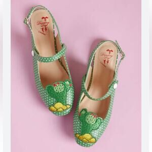 Dancing Days By Banned Retro Cactus Green Polka Dot Slingback Flats size 39 9